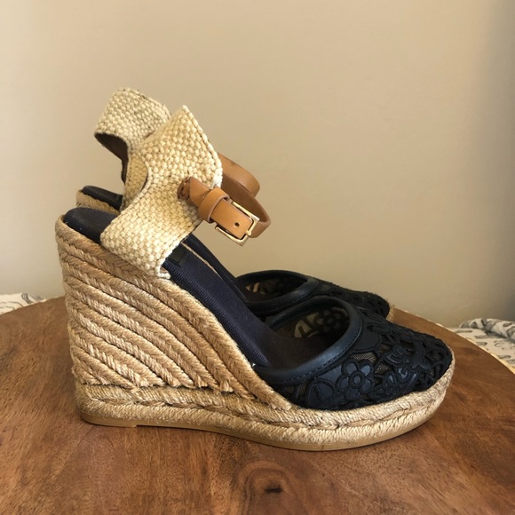 Gorgeous Tory Burch Navy Espadrilles size 6 - Picture 4 of 9